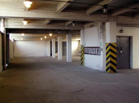 Pronájem skladovací prostor, 890 m²