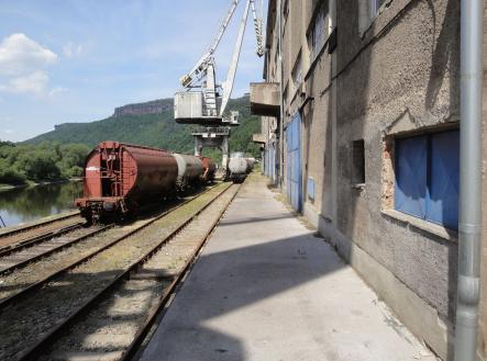 Pronájem skladovací prostor, 890 m²