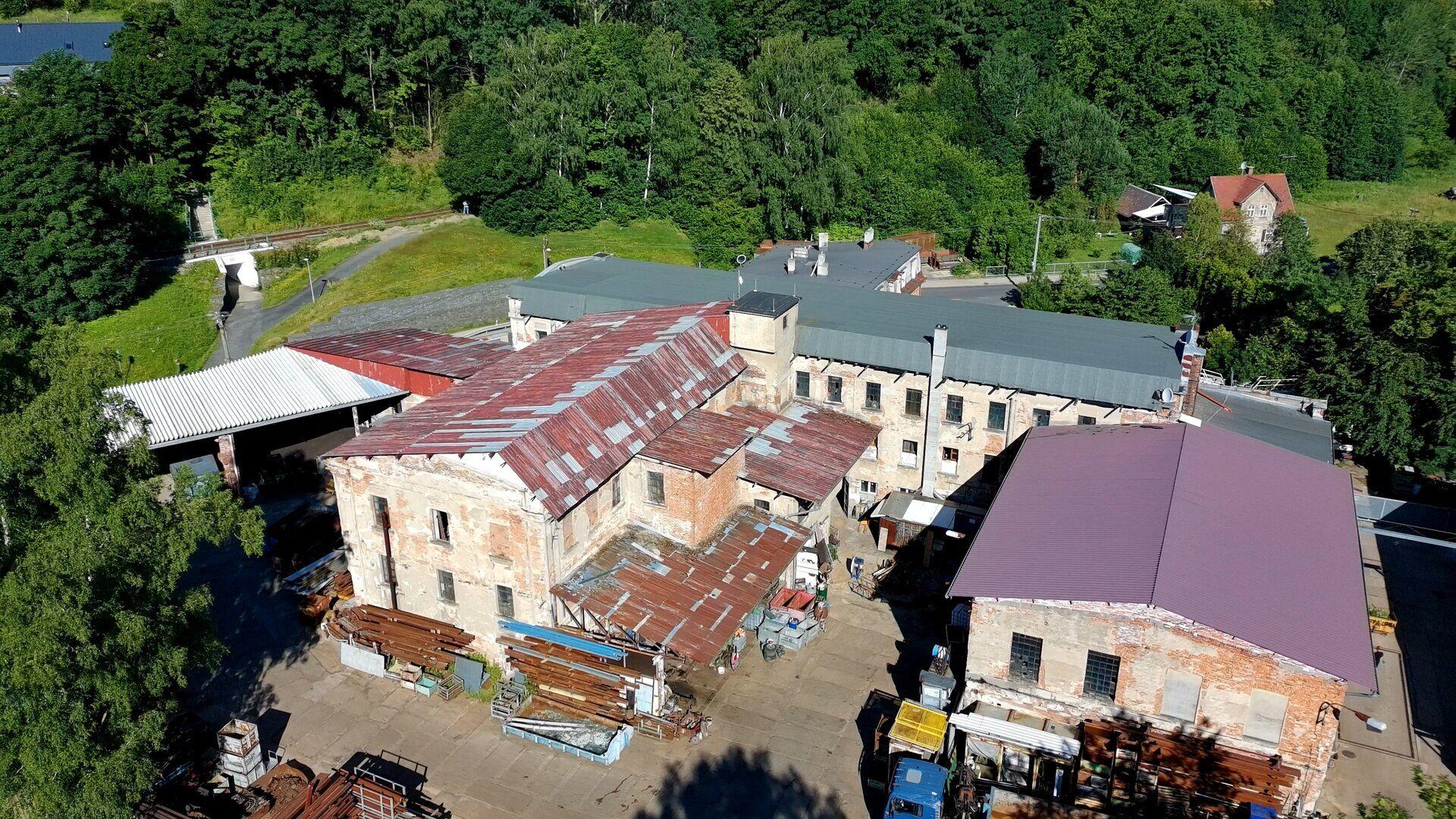 Výrobně-skladovací areál firmy zabývající se likvidací odpadů