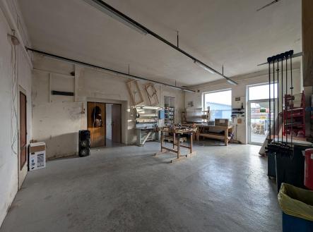 Prodej obchodní prostor