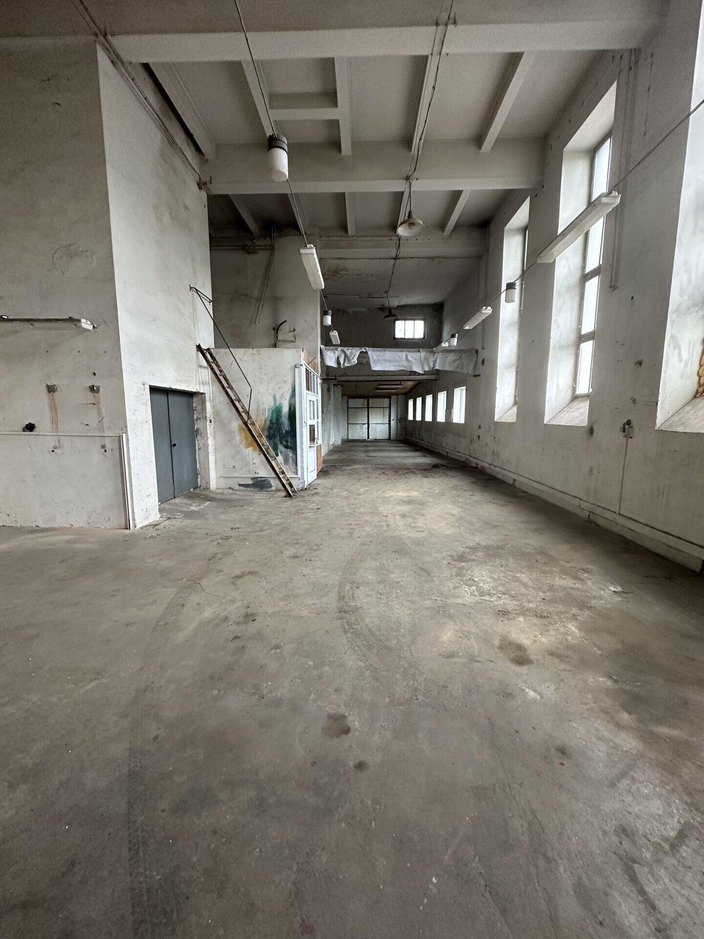 Výrobní/skladovací prostor 200 m2