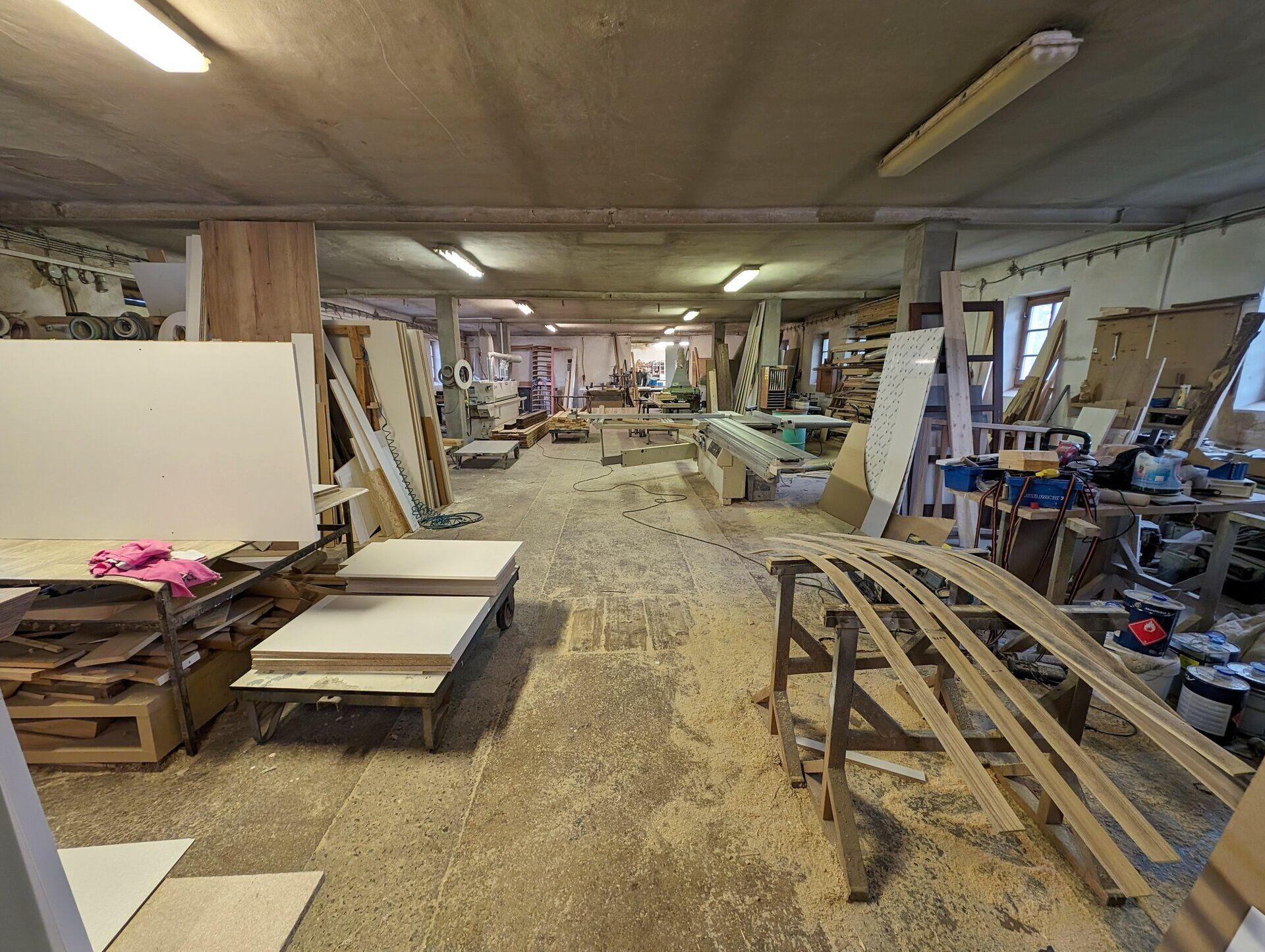 Samostatný podnikatelský objekt poblíž dálnice D10/E65