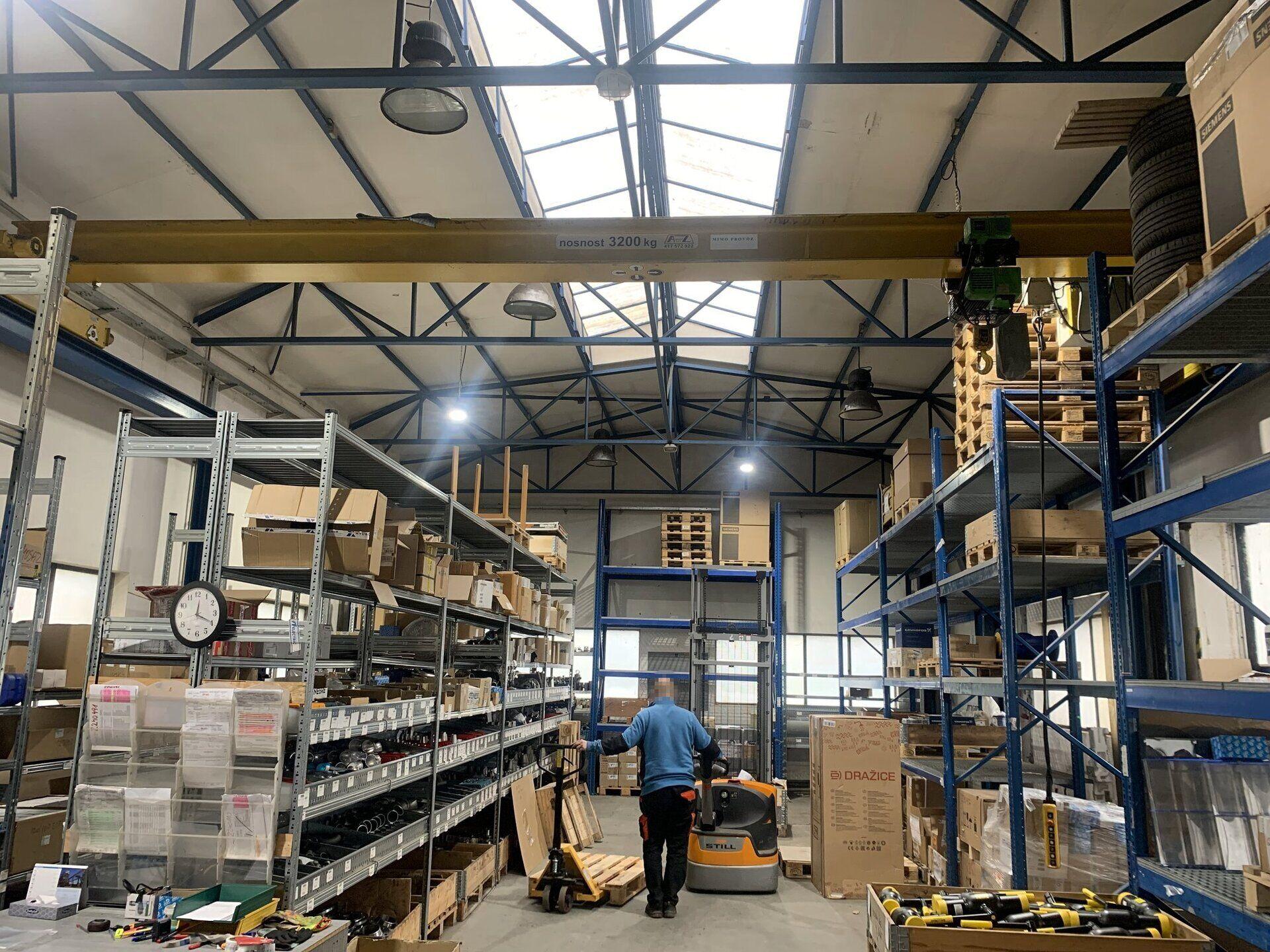 Výrobně-skladovací halový objekt o vnitřní ploše 1.168 m2