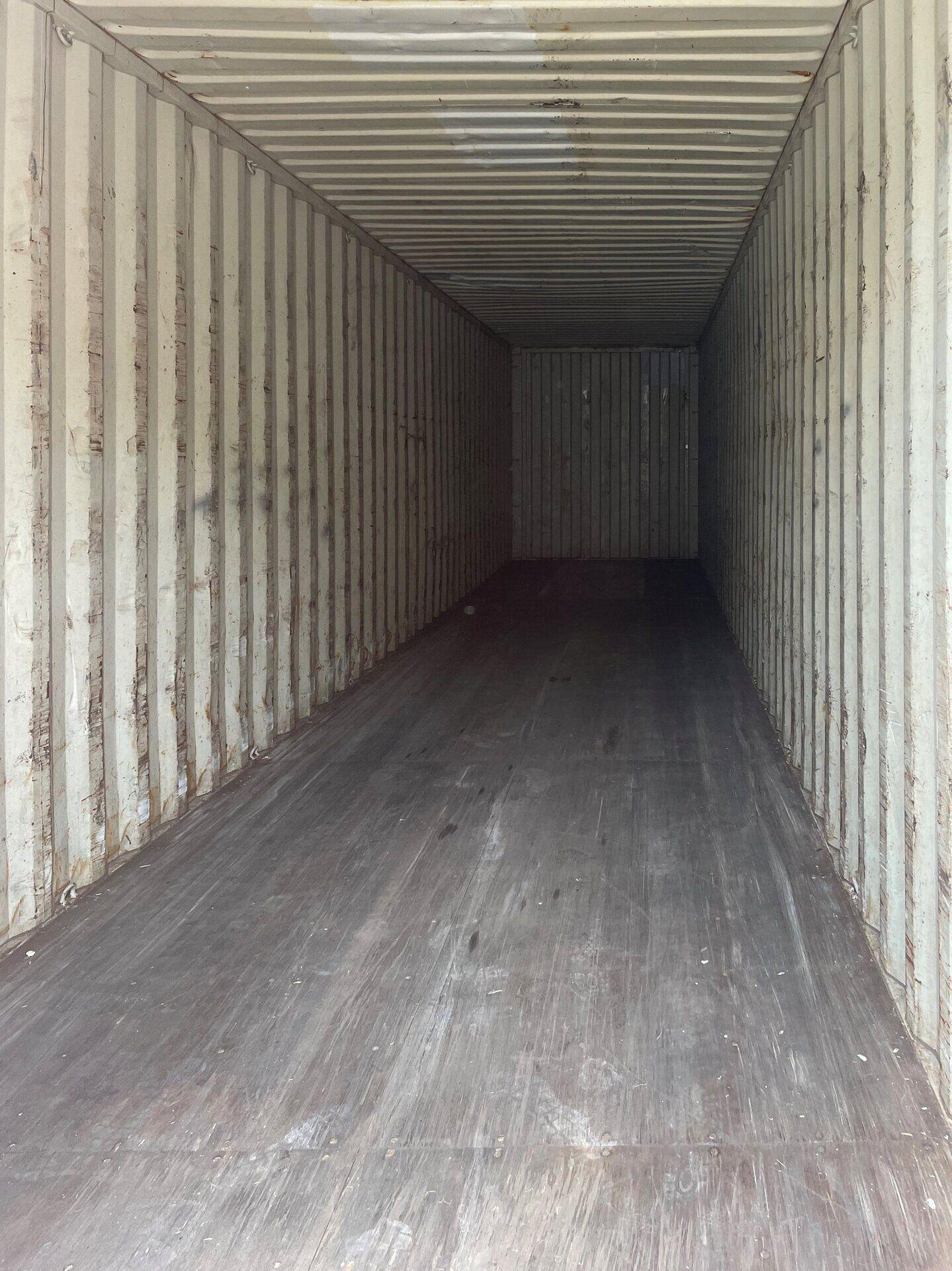 Pronájem 1 až 5 skladů o ploše á 28 m2 (Lodní kontejnery 40 HS)