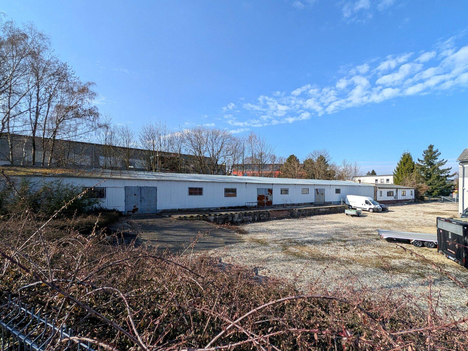 Podnikatelský areál 3.500 m2 v Liberci, u silnice České mládeže / Dubice