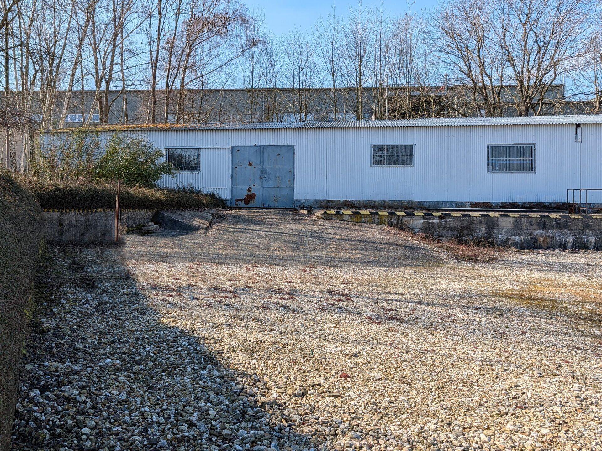 Podnikatelský areál 3.500 m2 v Liberci, u silnice České mládeže / Dubice