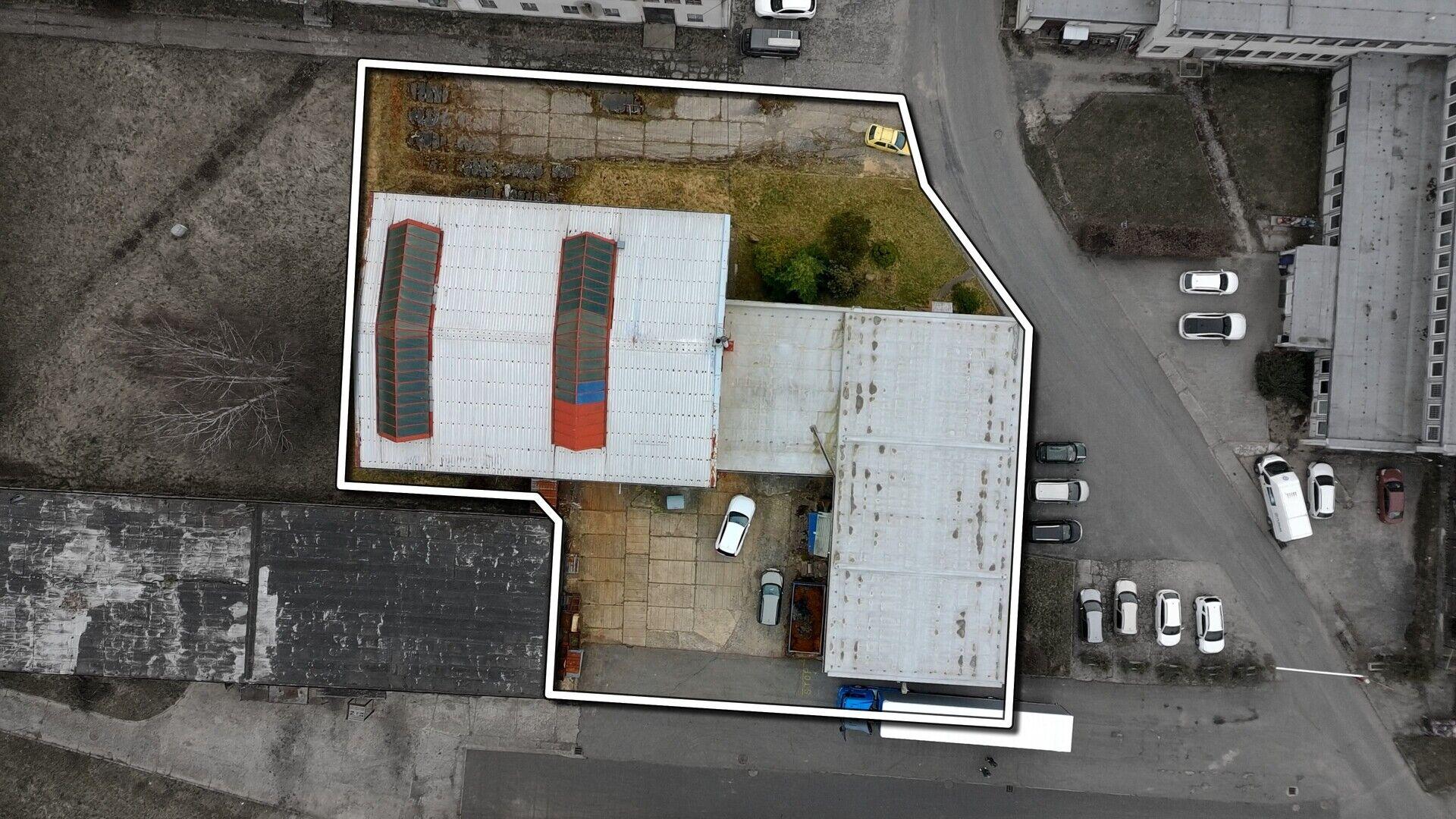 Podnikatelský areál se skladovou halou a navazujícími provozy