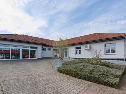 Pronájem kanceláře, 197 m²