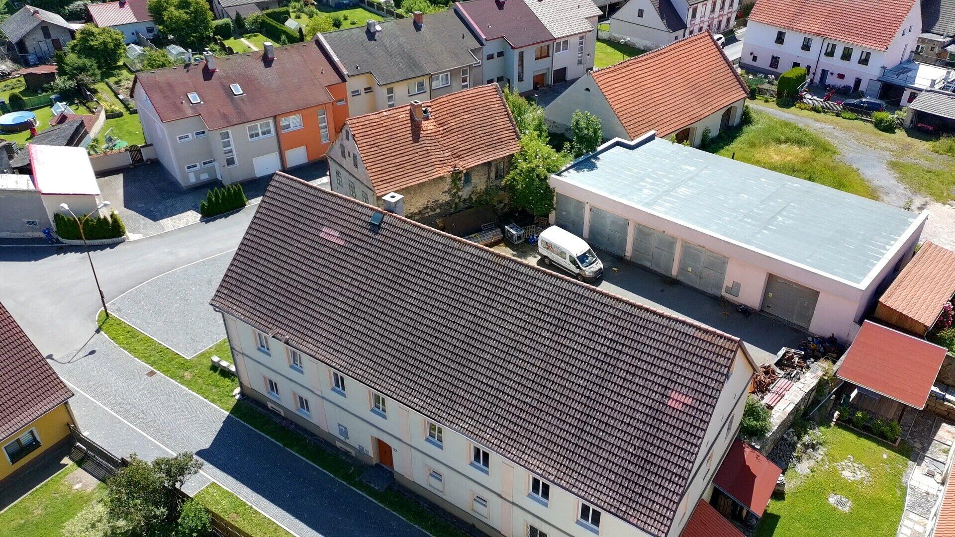 Dílny, sklady, autoopravna, kanceláře a 2 byty