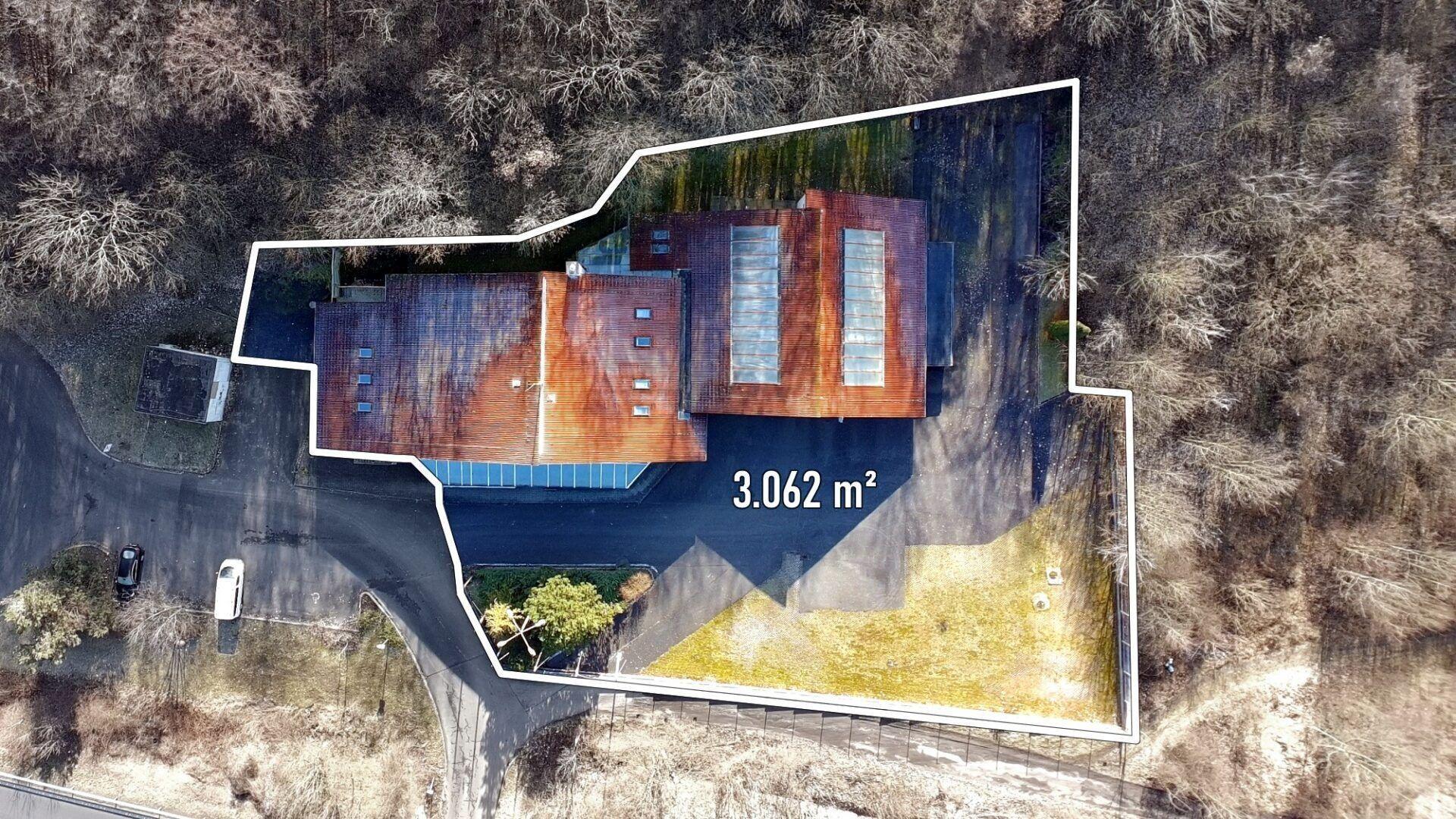 Obchodní objekt o celkové podlahové ploše 1.500 m2 s parkovištěm pro zákazníky