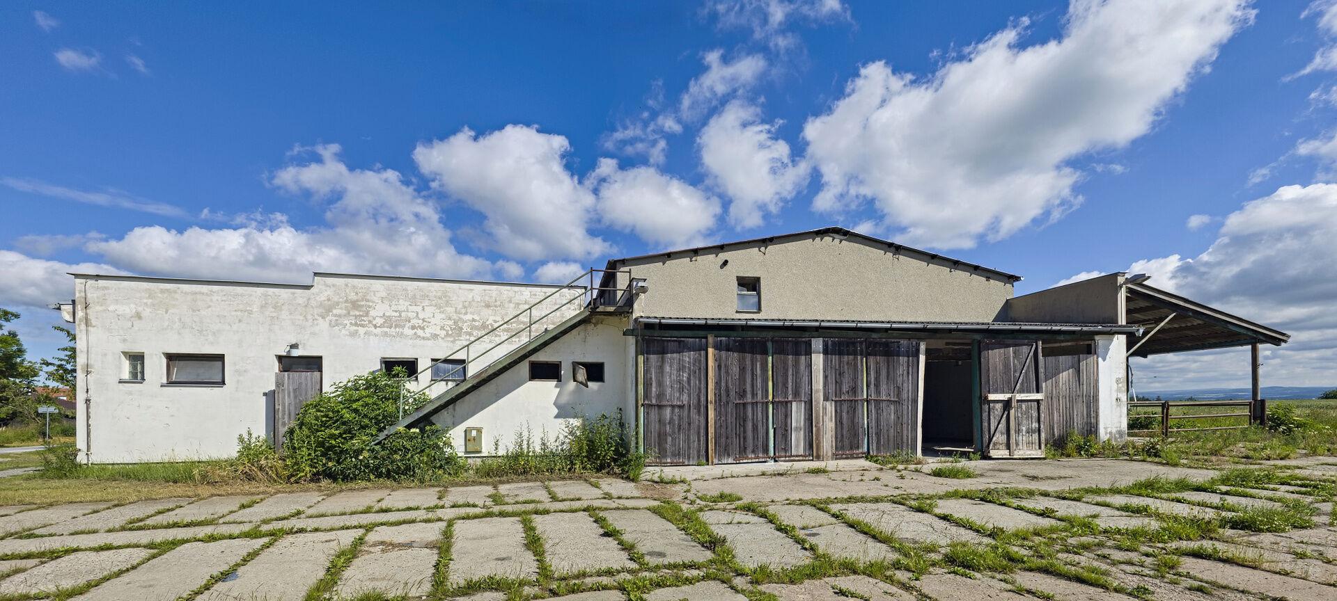 Sklad 750 m2 a venkovní zpevněné plochy 600 m2