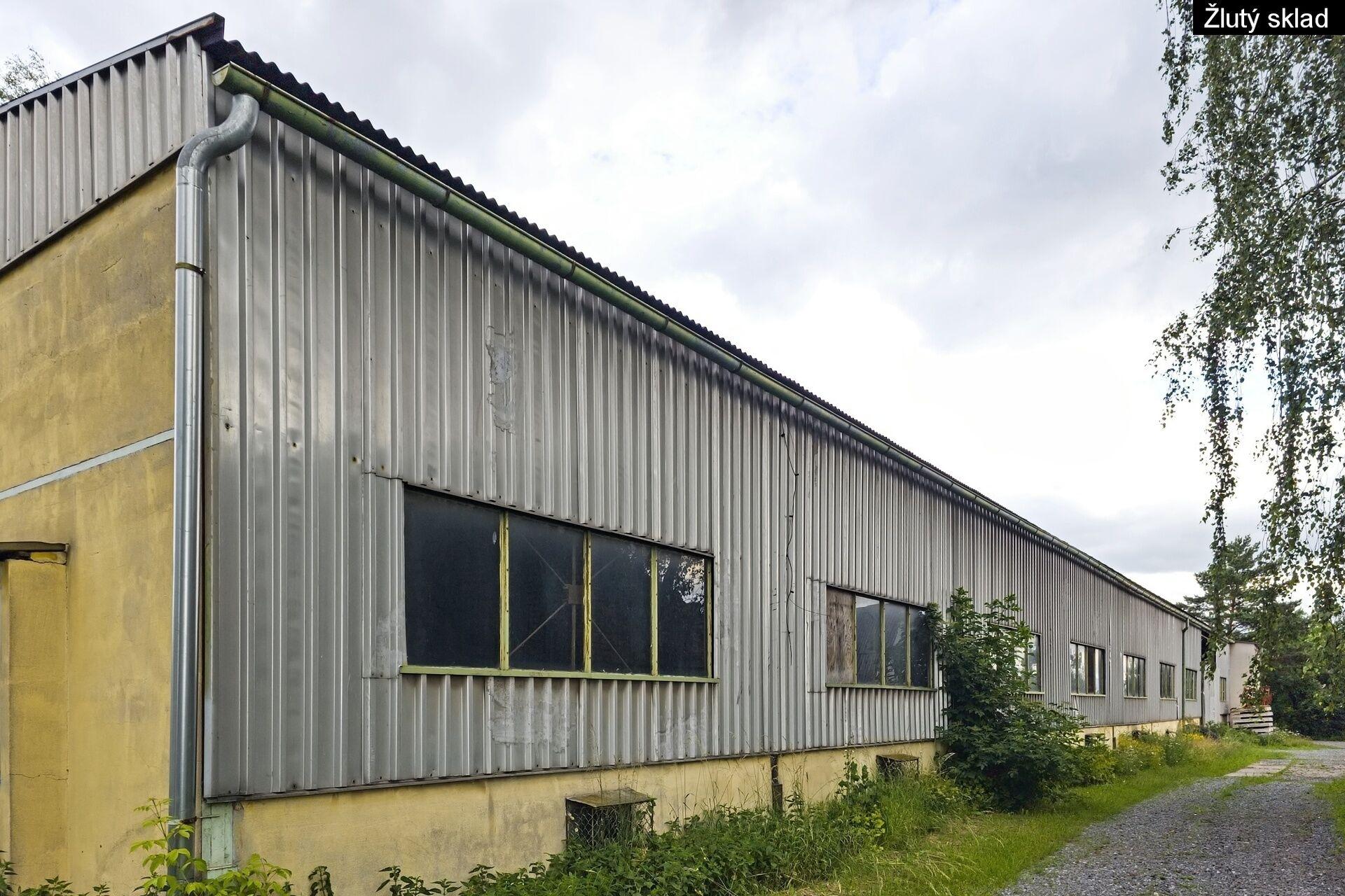 Dílny a sklady o plochách 305 m2 až 1.080 m2 a venkovní zpevněné plochy
