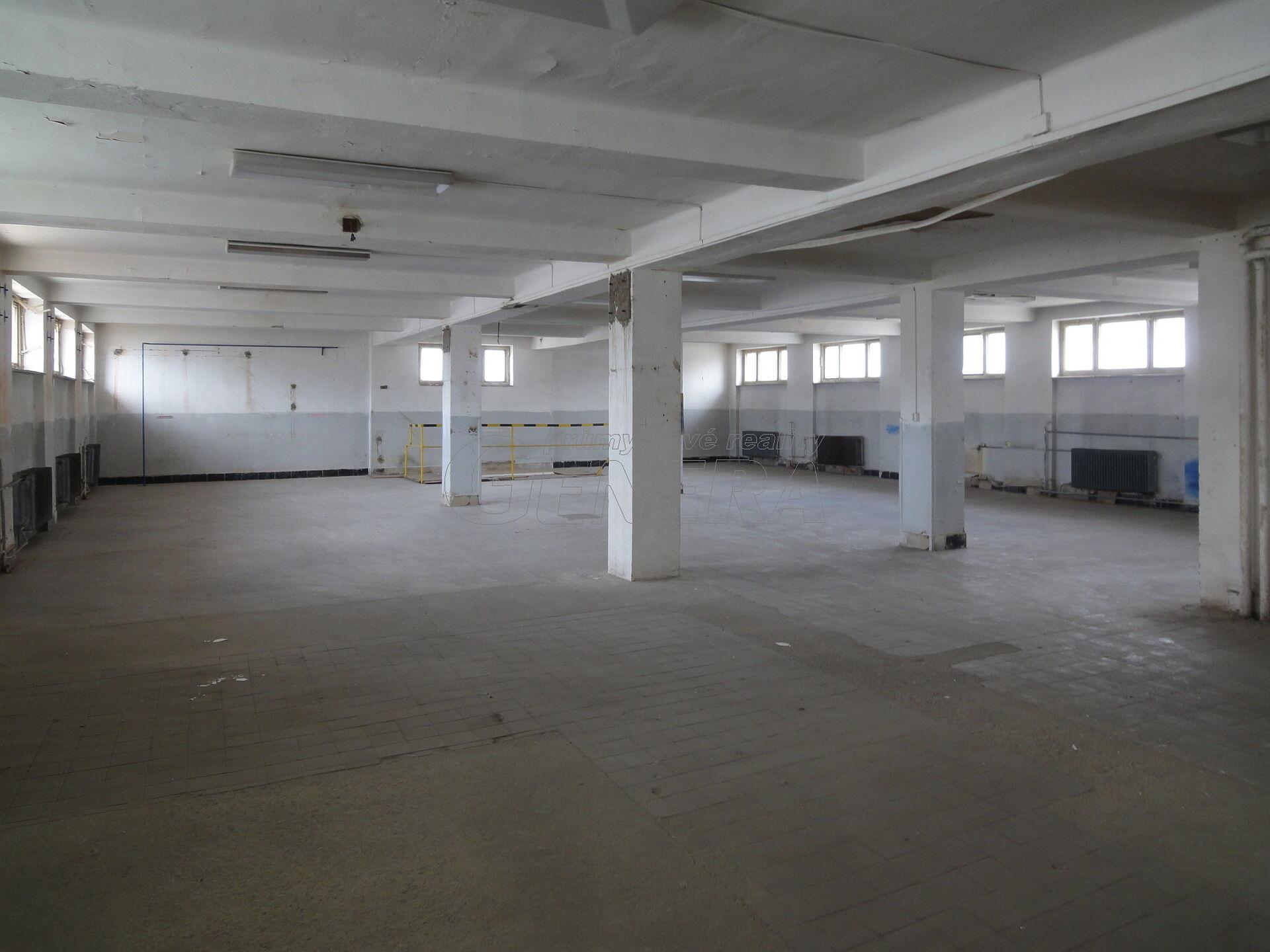 Pronájem skladových ploch 2.200 m2 v patrové budově