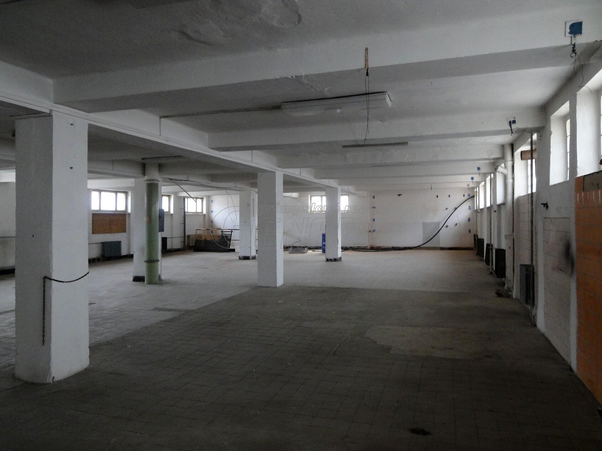 Pronájem skladových ploch 2.200 m2 v patrové budově