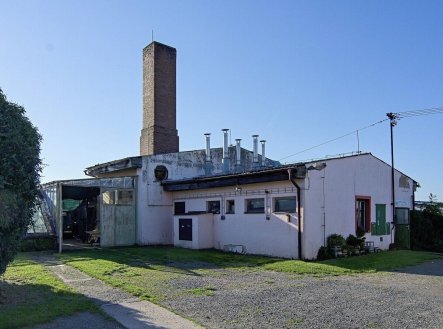 Bývalý zemědělský areál o výměře 11.704 m2 v Holicích