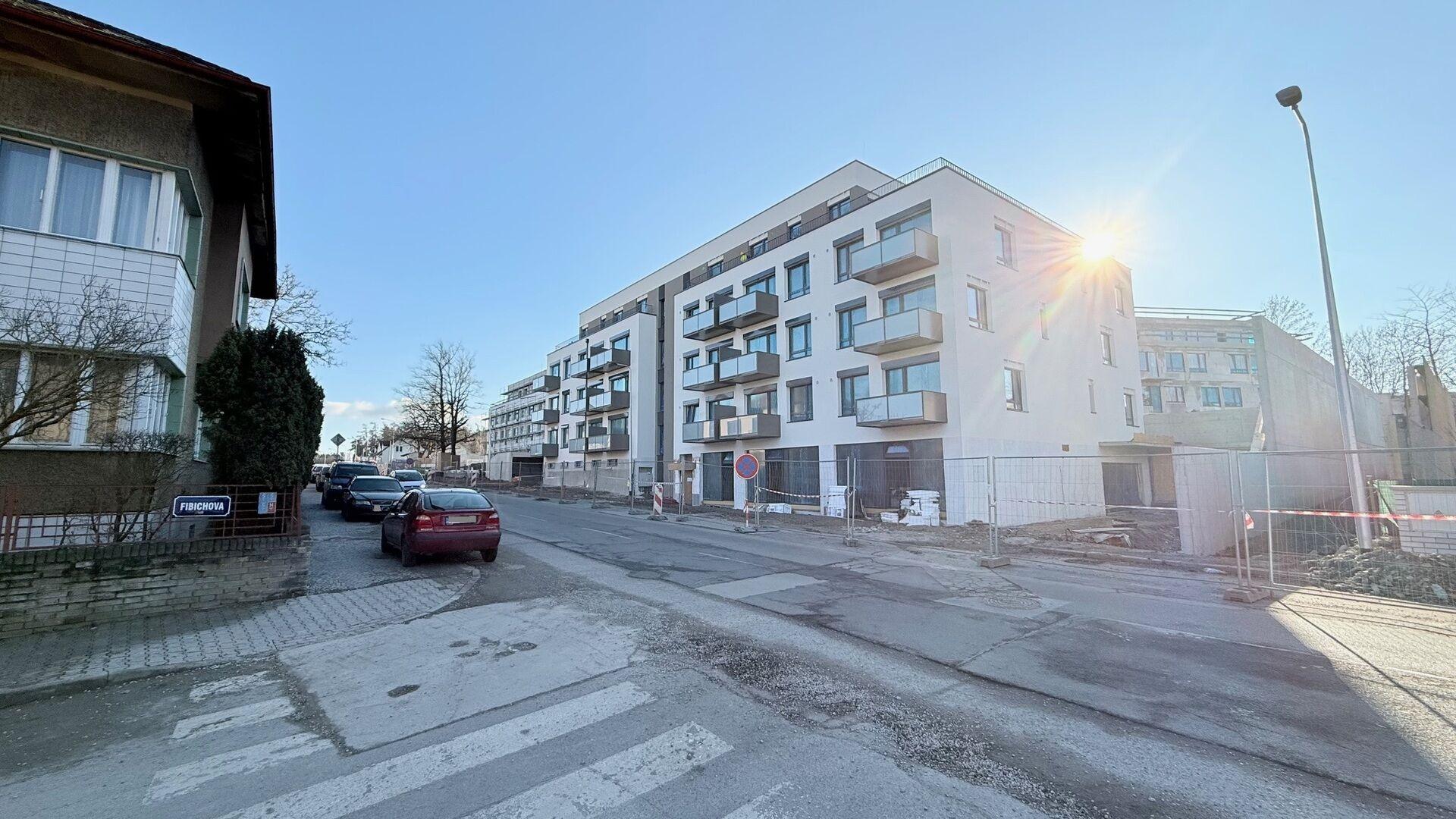 Moderní družstevní byt 3+kk s garážovým stáním a balkonem, Kladno.