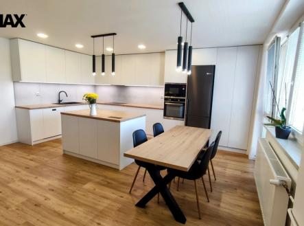 Prodej bytu, 3+kk, 93 m²