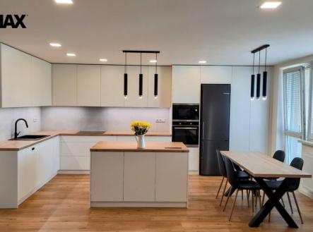 Prodej bytu, 3+kk, 93 m²