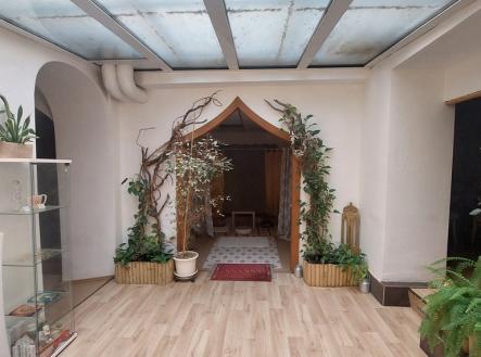 Pronájem obchodní prostor, 99 m²