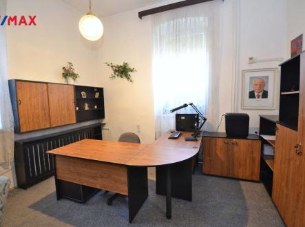 Pronájem kanceláře, 57 m²