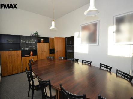 Pronájem kanceláře, 57 m²