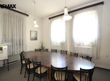 Pronájem kanceláře, 57 m²