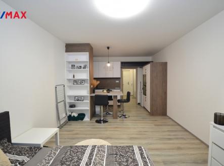 Pronájem bytu, 1+kk, 33 m²