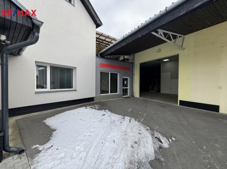 Pronájem obchodní prostor, 354 m²