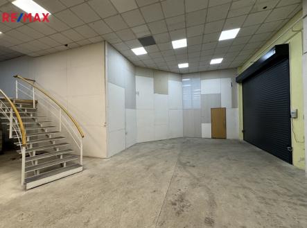 Pronájem obchodní prostor, 354 m²