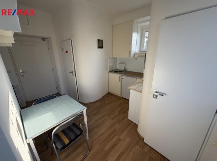 Pronájem bytu, 1+kk, 26 m² obrázek