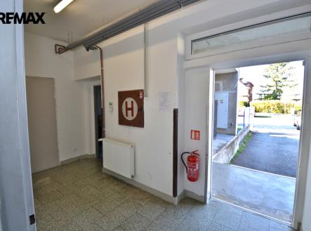 Pronájem obchodní prostor, 75 m²