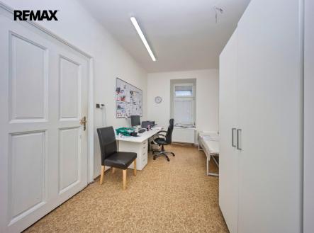 Prodej obchodní prostor, 92 m²