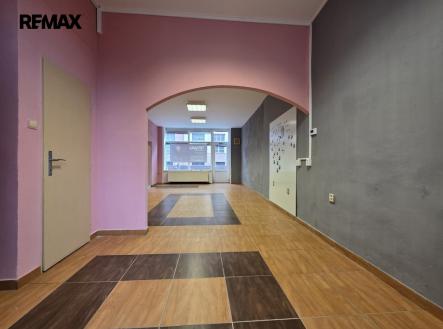 Pronájem obchodní prostory, 51 m²