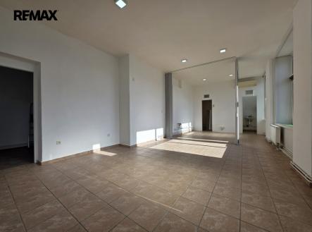 Pronájem obchodní prostory, 52 m² obrázek