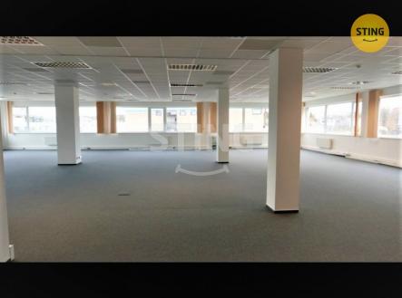 Pronájem kanceláře, 310 m²