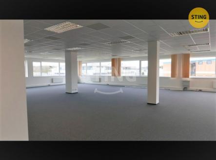 Pronájem kanceláře, 310 m²