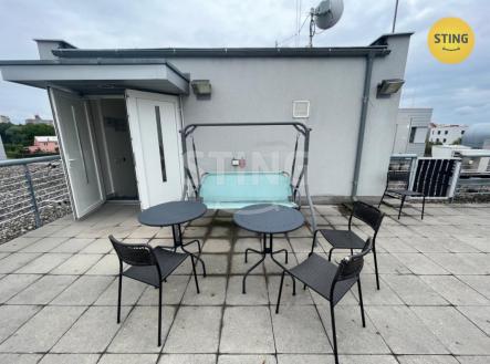 Pronájem kanceláře, 310 m²