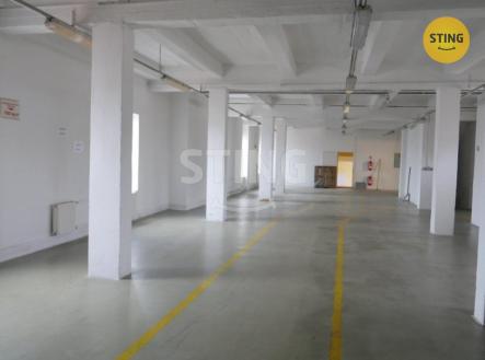 Pronájem výrobní prostor, 694 m²