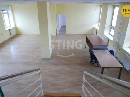 Pronájem výrobní prostor, 694 m²