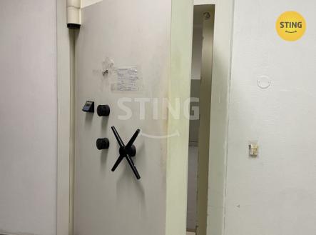 Pronájem skladovací prostor, 42 m²