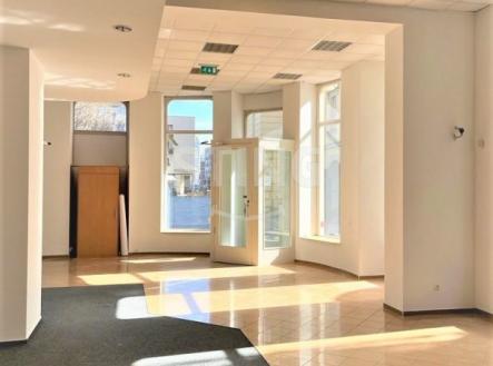 Pronájem obchodní prostor, 240 m²