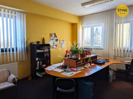 Pronájem - komerční objekt, administrativní budova, 2 986 m²