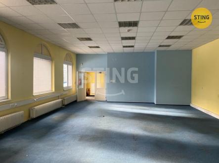 Pronájem kanceláře, 342 m²