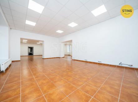 Pronájem - obchodní prostor, 214 m²