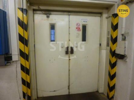 Pronájem skladovací prostor, 1 095 m²