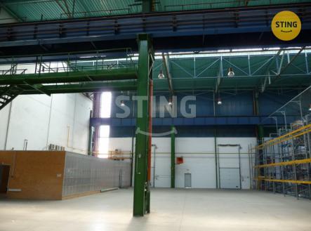 Pronájem skladovací prostor, 600 m²
