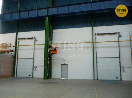 Pronájem skladovací prostor, 600 m²