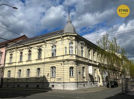 Pronájem kanceláře, 90 m²