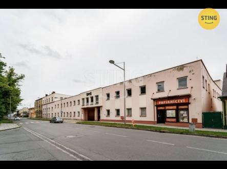 Pronájem skladu, 370 m²