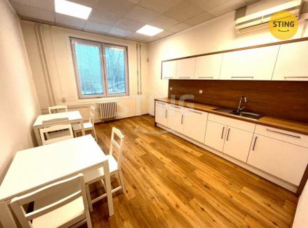 Pronájem kanceláře, 110 m²